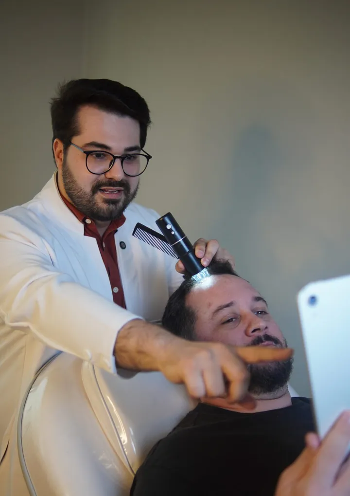 Consulta médica em tricologia
