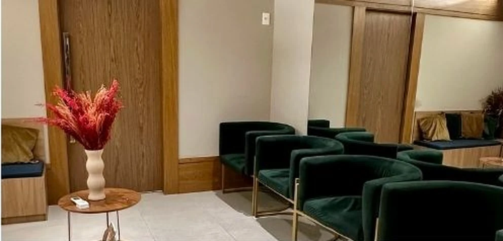 Sala de espera do consultório do Dr. Éric Aguiar em Ipanema